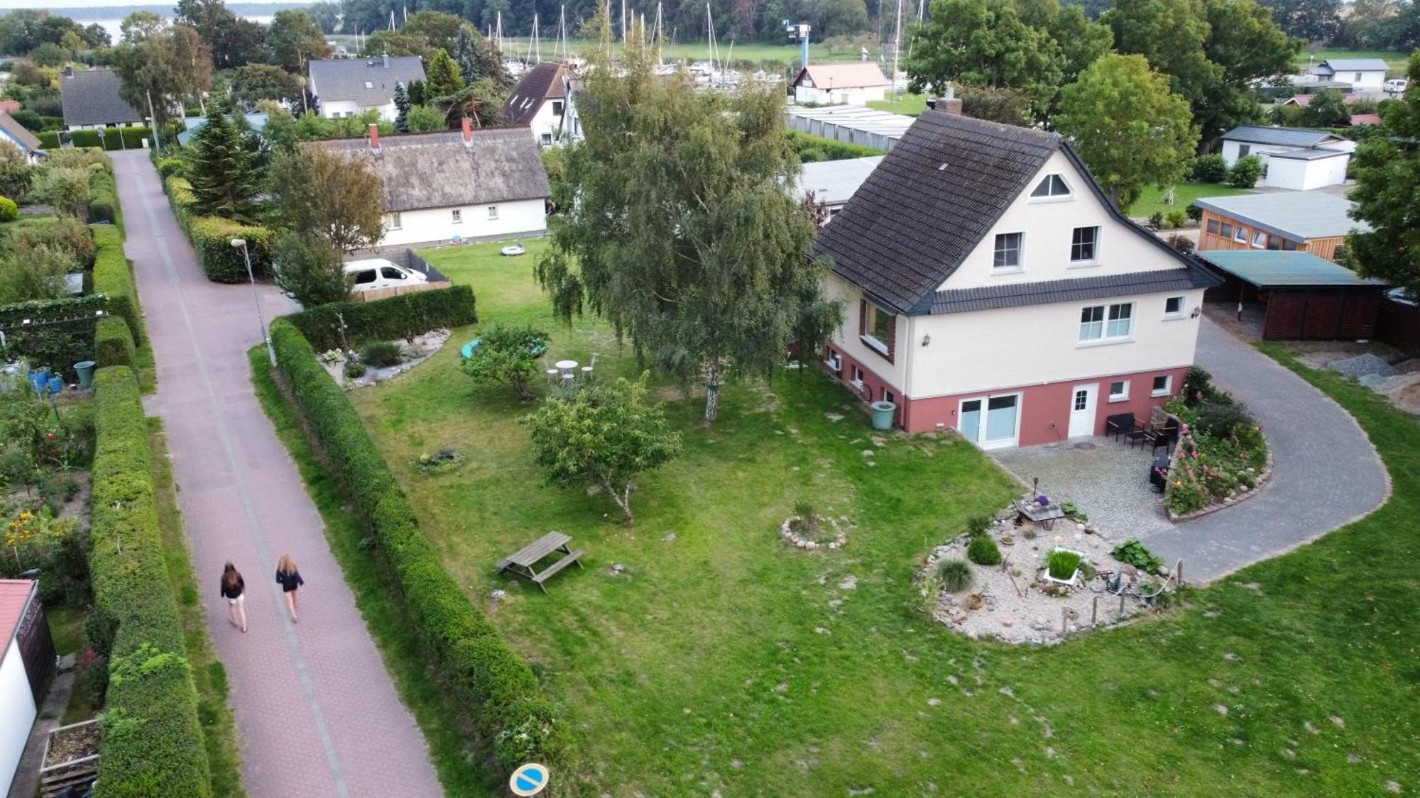 Ruegenferienhaus - Schaprode Hafen Exterior photo